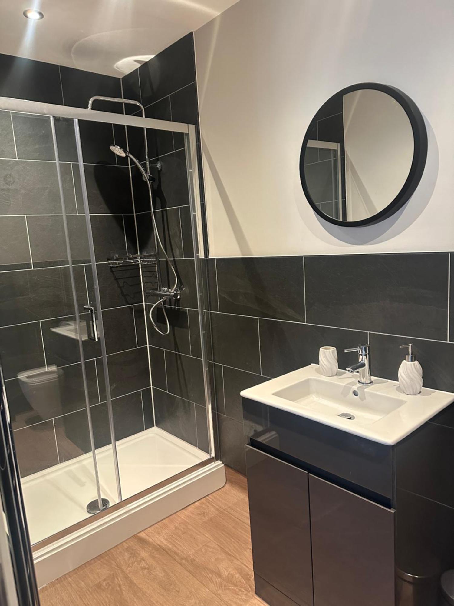Double Room – Queen Bed